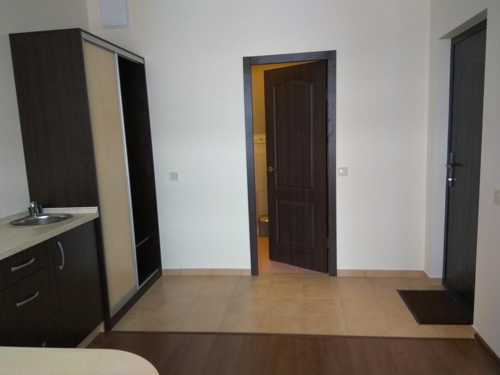 S&M Apartments - Zarichna Киев Екстериор снимка