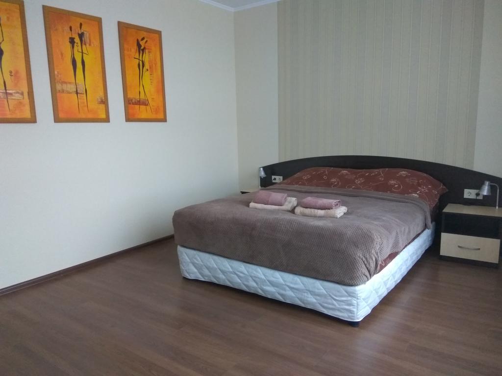 S&M Apartments - Zarichna Киев Екстериор снимка